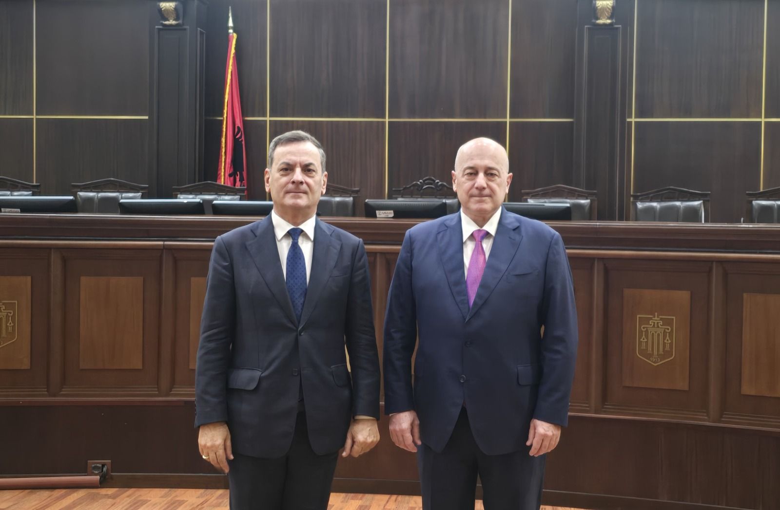 Sokol Sadushi i dorëzon detyrën e Kryetarit të Gjykatës së Lartë Ilir Panda