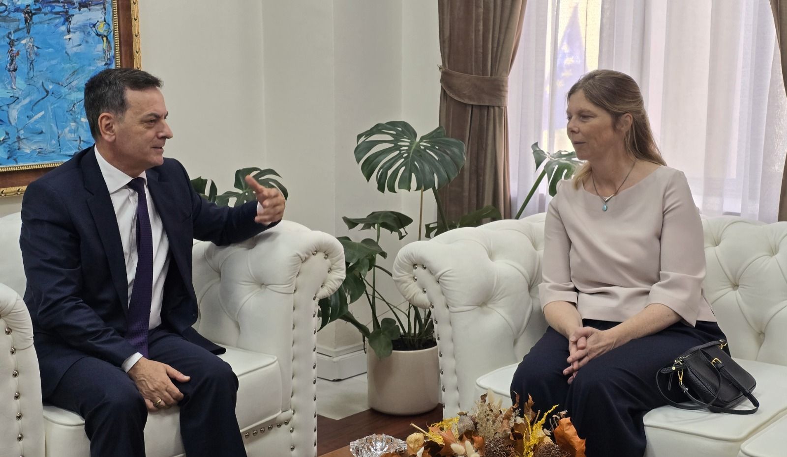 Ambasadorja e Holandës, vlerëson progresin e Gjykatës së Lartë në takimin me Kryetarin Sadushi